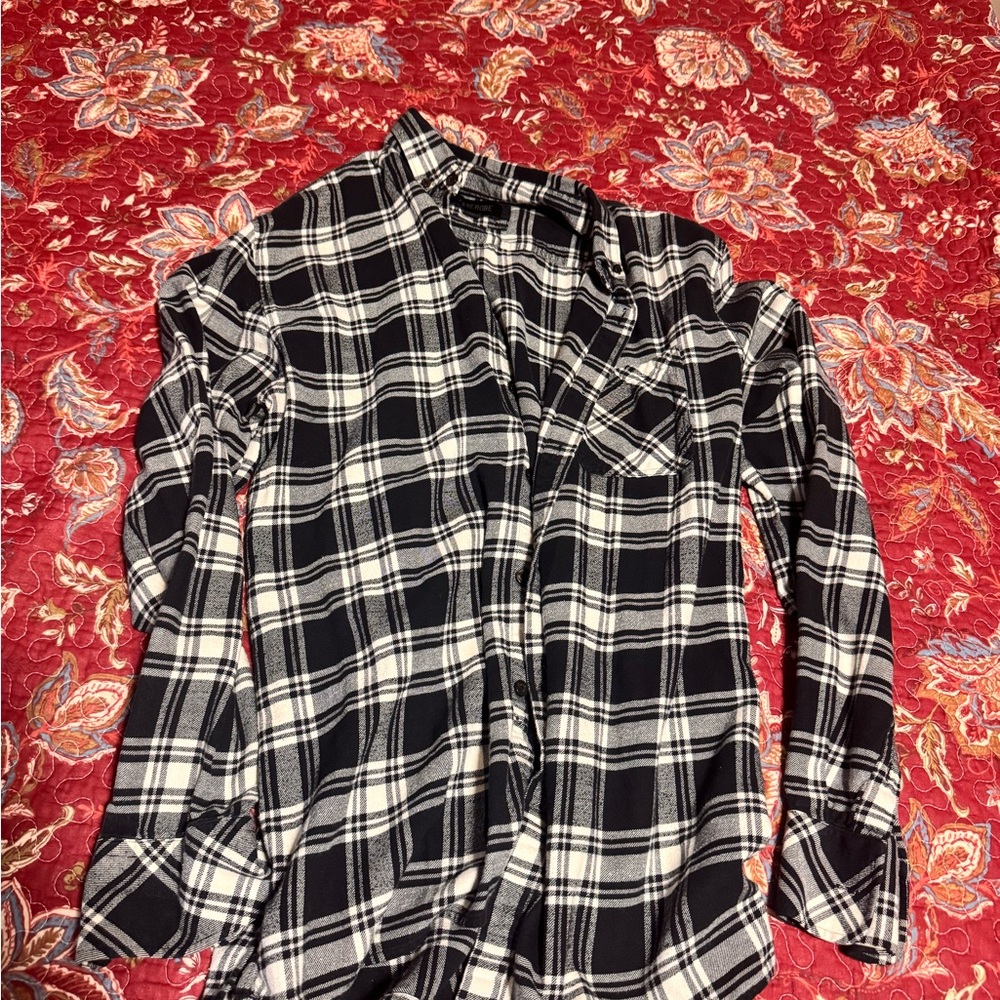 Black and White Plaid Casual Button Down Shirt